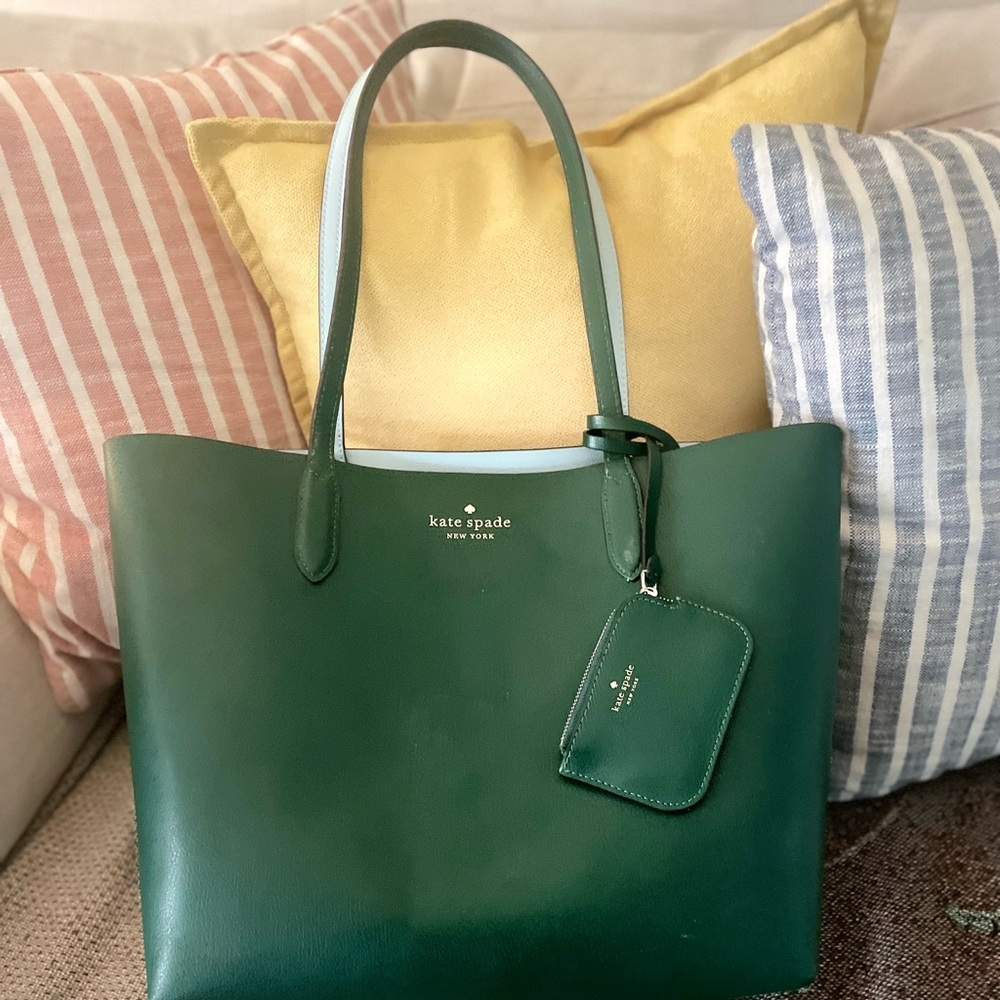 Kate Spade Ava Reversible Tote with matching card holder.